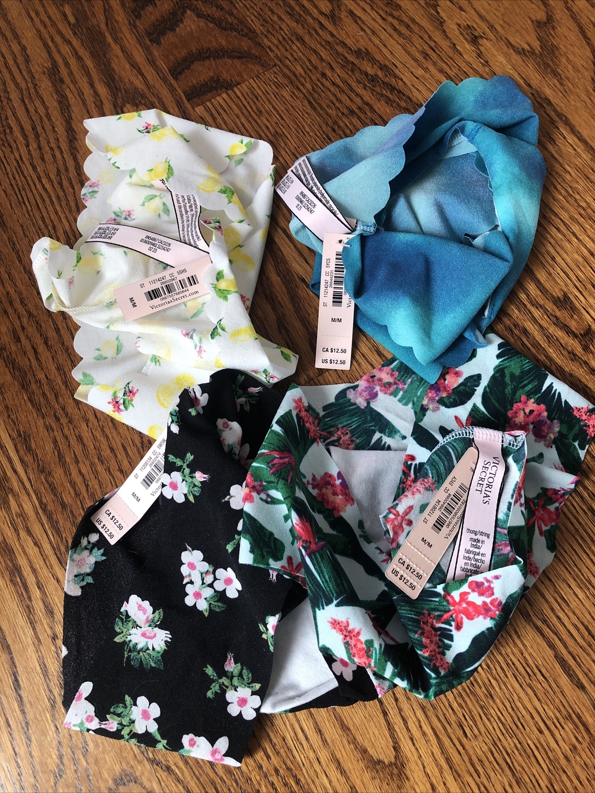 Victoria’s Secret No Show Thong Panties NWT Medium lot of 4 floral lemon