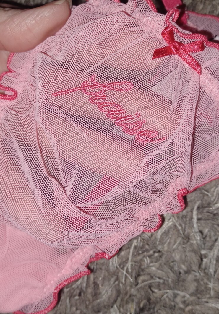Vs Dream Angel Ruffled Fruity Embroidered V String NEW SIZE Small pink