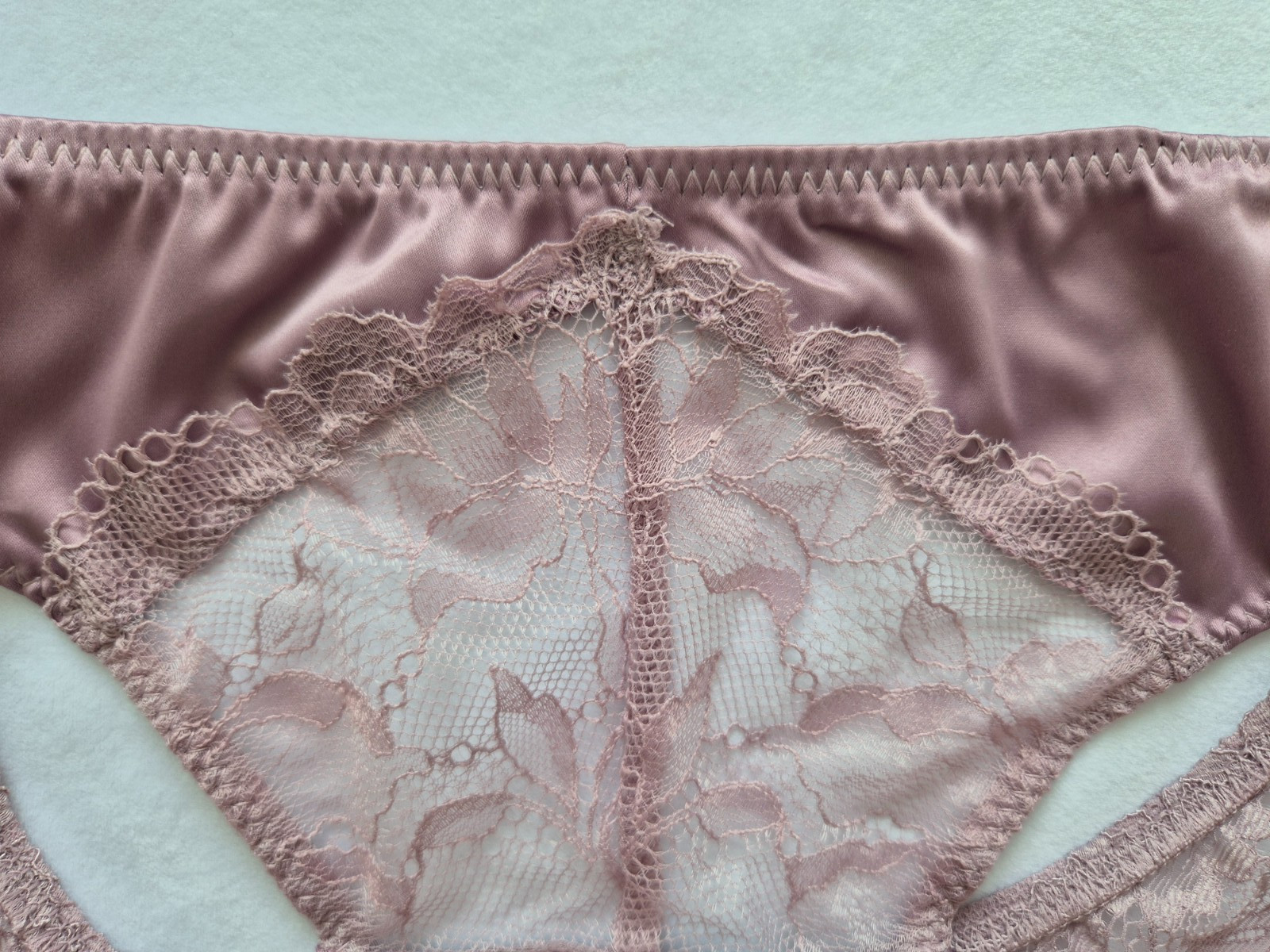 NEW Intimissimi Brazilian Briefs with Lace Dusty Lily Size S