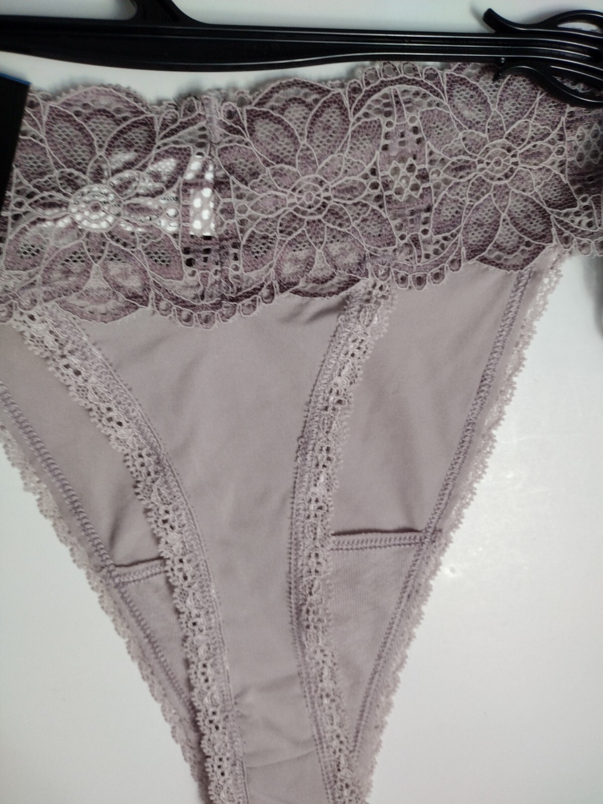 MAIDENFORM~XL ~DMESLT~ROSE Beige Sexy Must Haves Lace Thong NEW WITH TAGS