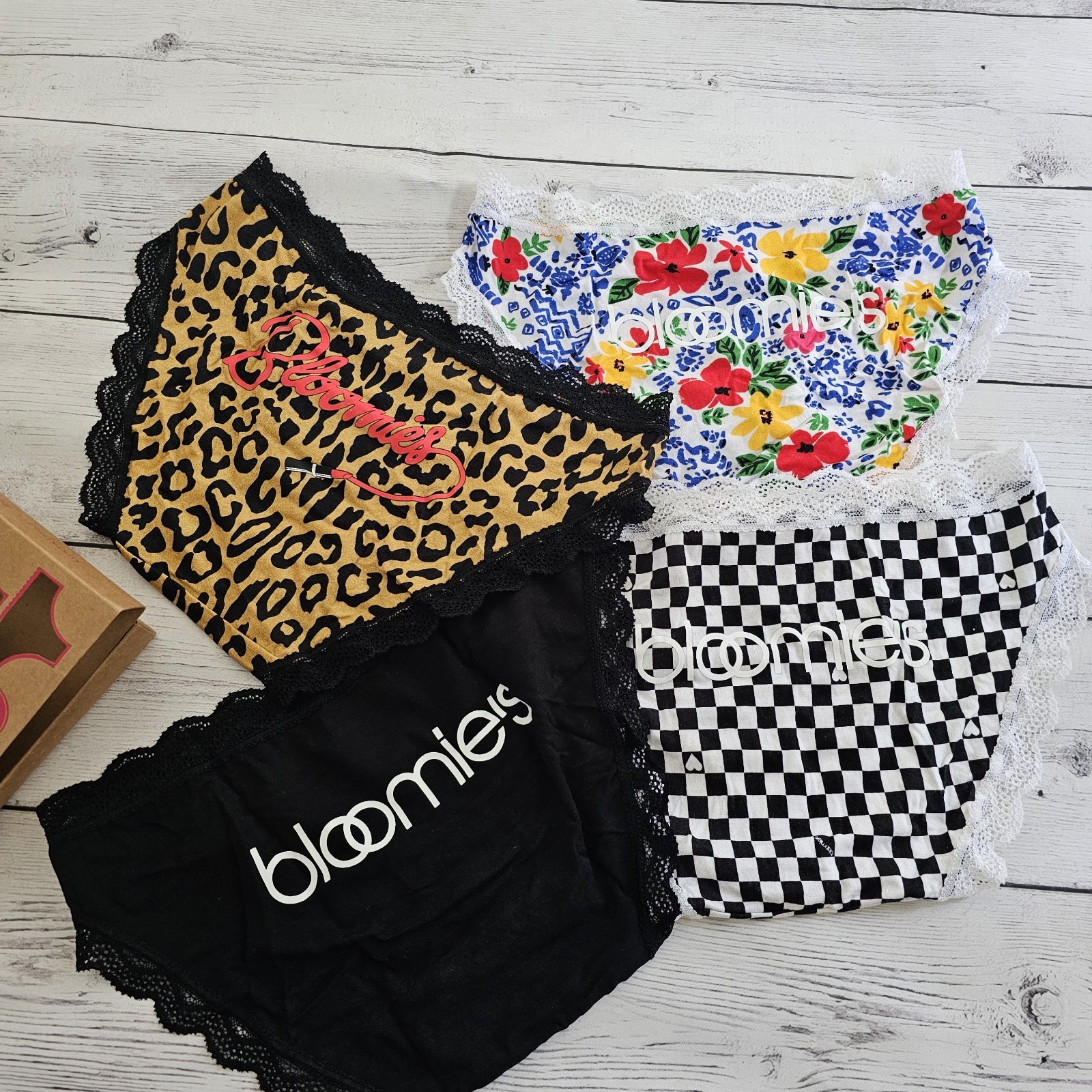 NIB Stripe & Stare Collab With Bloomingdale’s 4Pk Brief Panties Size S