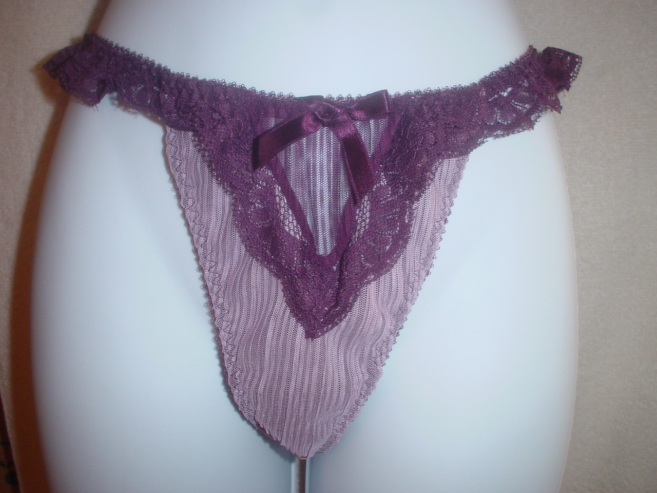 Victorias Secret Flirty Low Rise Thong Large Maroon NWOT