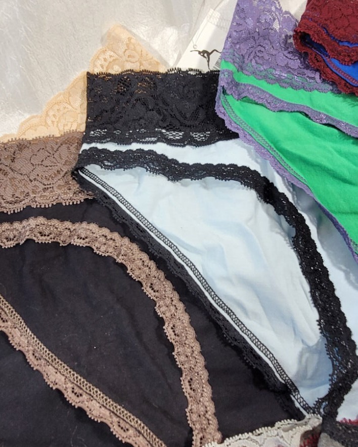 Sexy Basics 24/7 Anywear Women’s 12-Pack Lace Trim Panties – Size Small