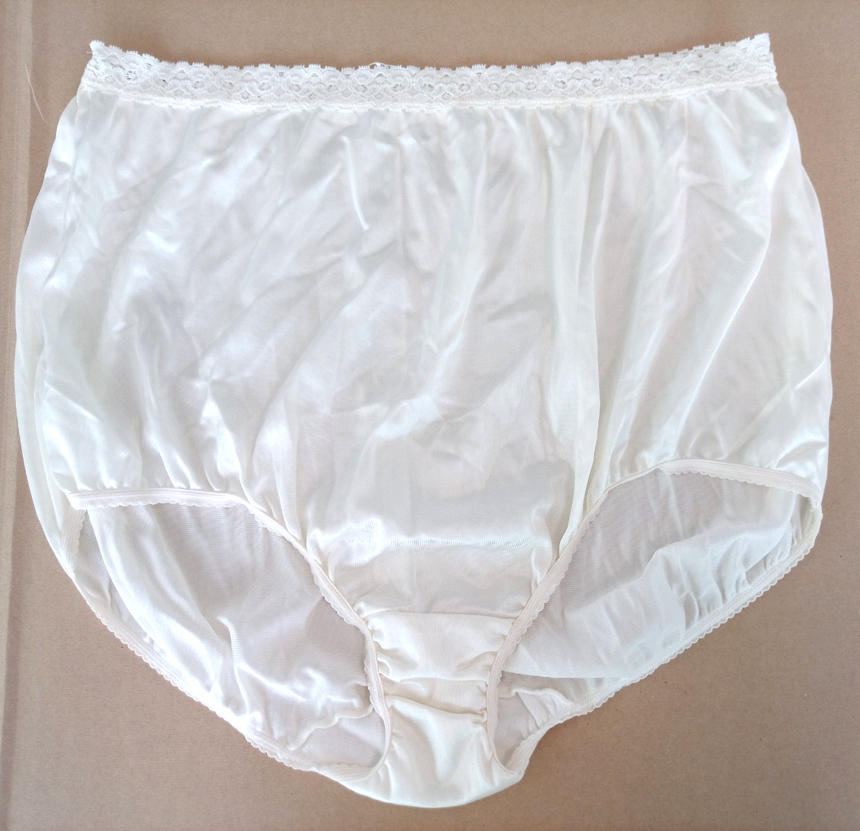 Vtg Warner’s Perfect Measure Panties Briefs Size 10 Off White Nylon Lace 55196