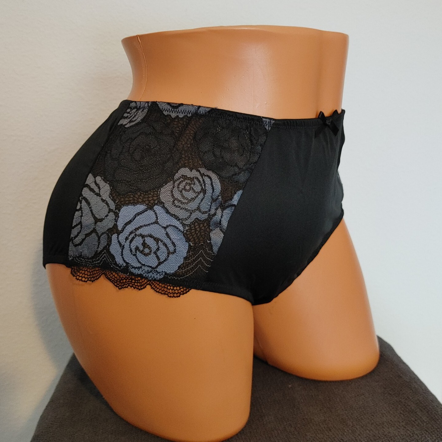 Lane Bryant Cacique Mid Waist Cheeky Panties 18/20 Black Blue Embroidered Roses