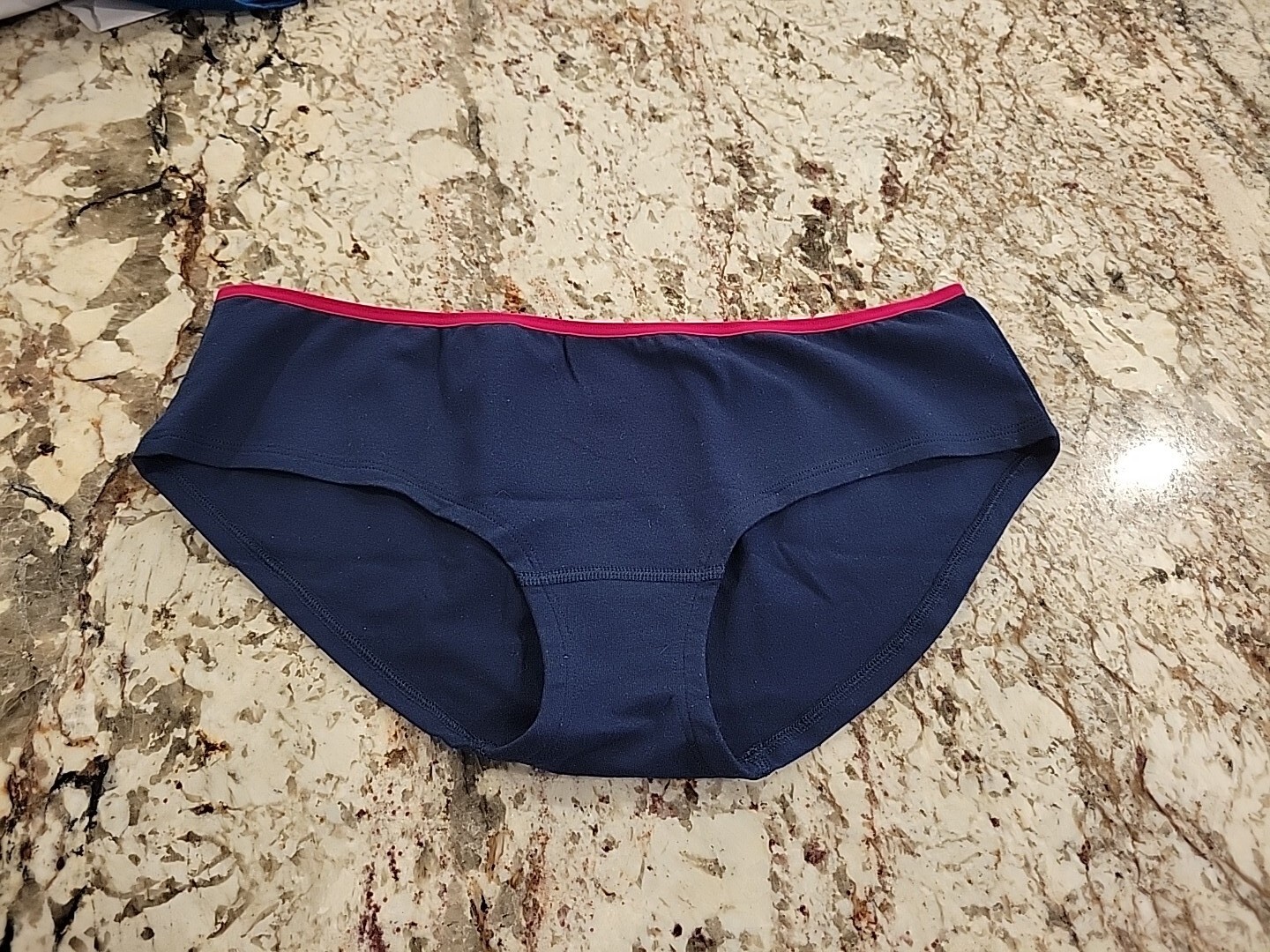TRUE VINTAGE VICTORIA’S SECRET PINK MED PEACE LOVE HIPSTER PANTIES