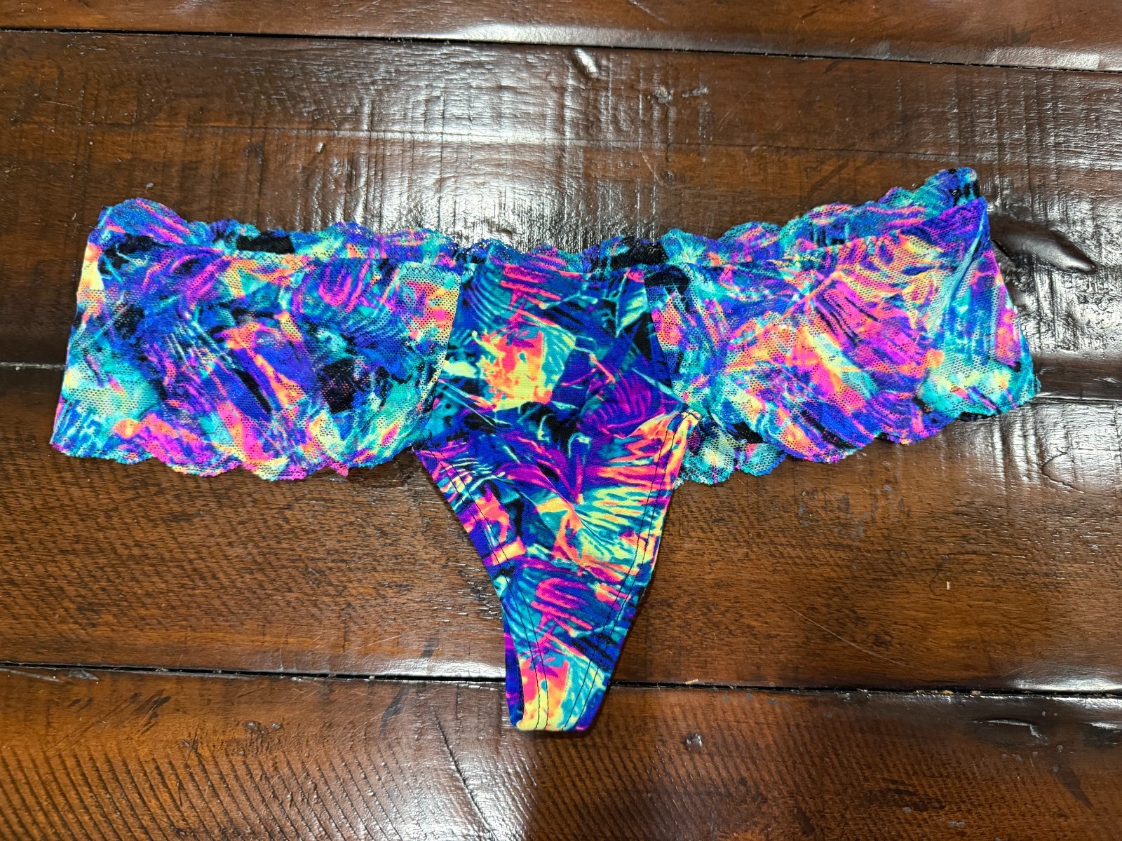 Victoria’s Secret Pink Low Rise Thong Panty, Multicolor Sz Med