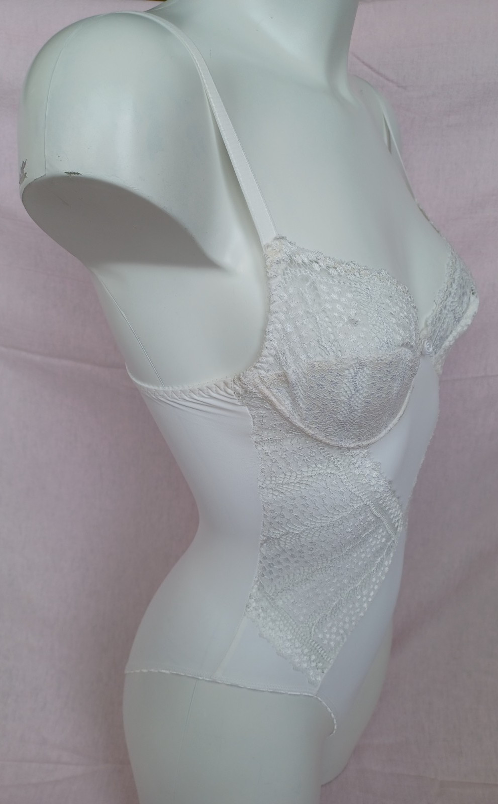 CHARNOS Lingerie Mistral Beautiful White Stretch Satin Lace Bodyshaper Size 32B