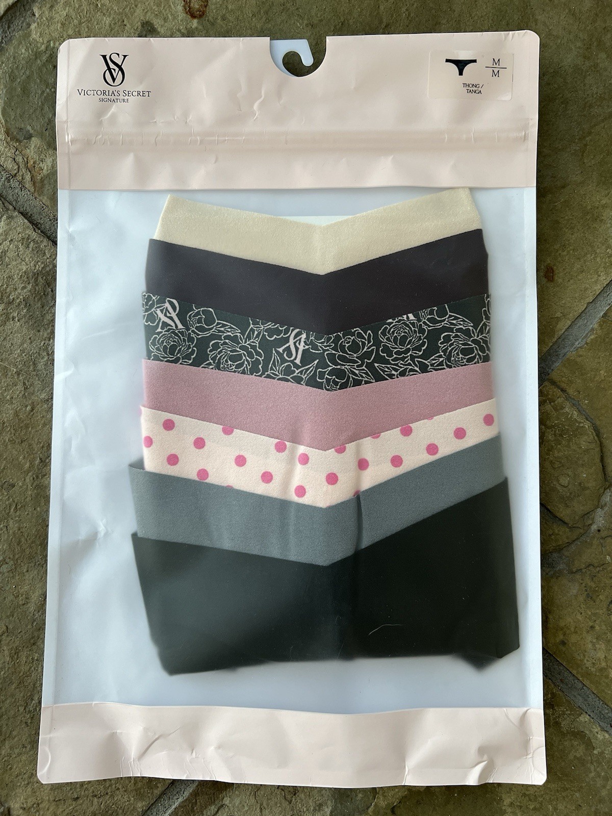 Victoria’s Secret 7- pack No-show Size M Seamless Thong Panty Pack Multicolor