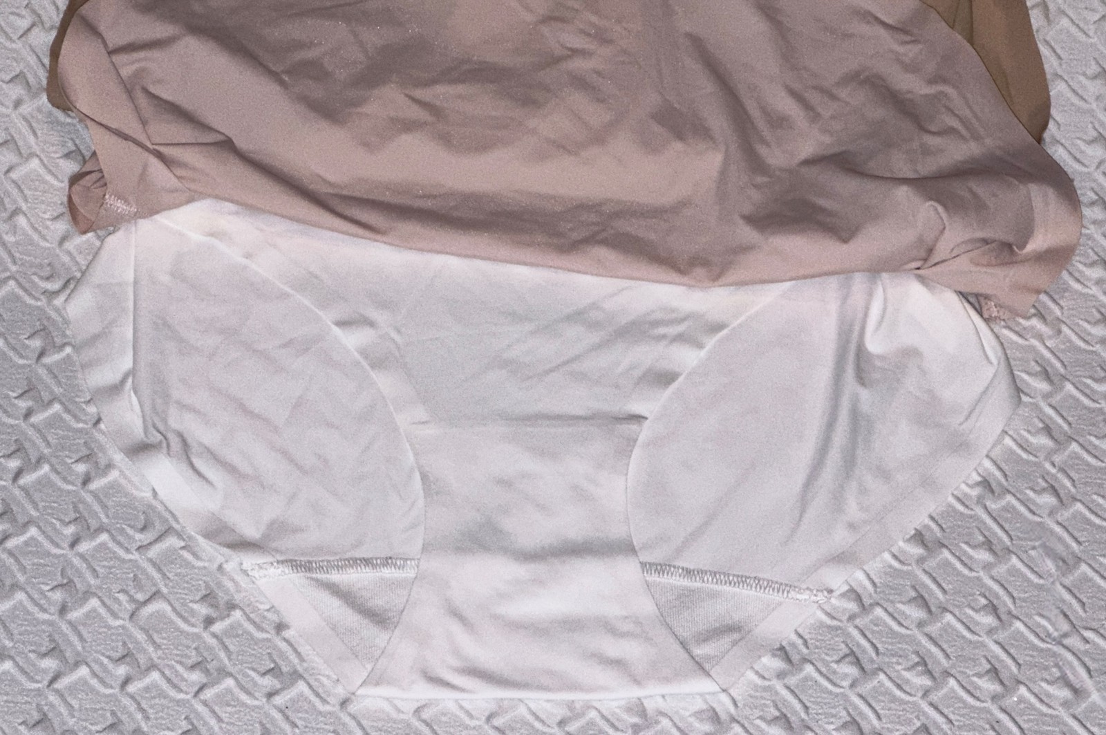 BALI Comfort Revolution Easylite Sandshell Nude White Hipster Panty Womens L 7
