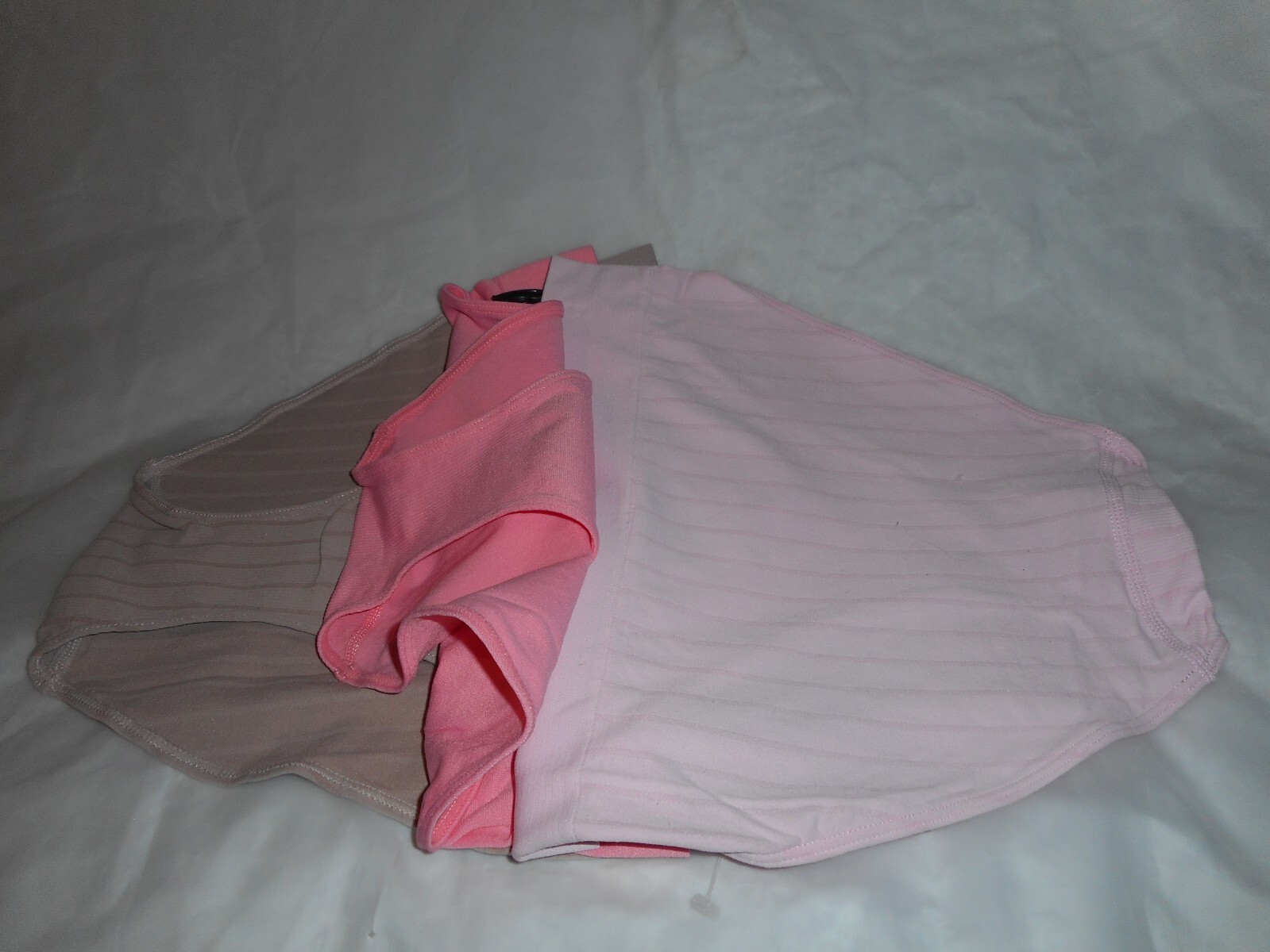 Kathy Ireland 3 Pack Mul ti Color Comfort Seamless HI Cuts Size Medium