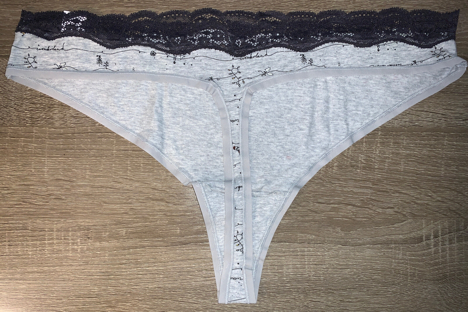 AMBRIELLE 3X Organic Cotton Thong Panty Wonderland Print Lace Waist Holiday NWT