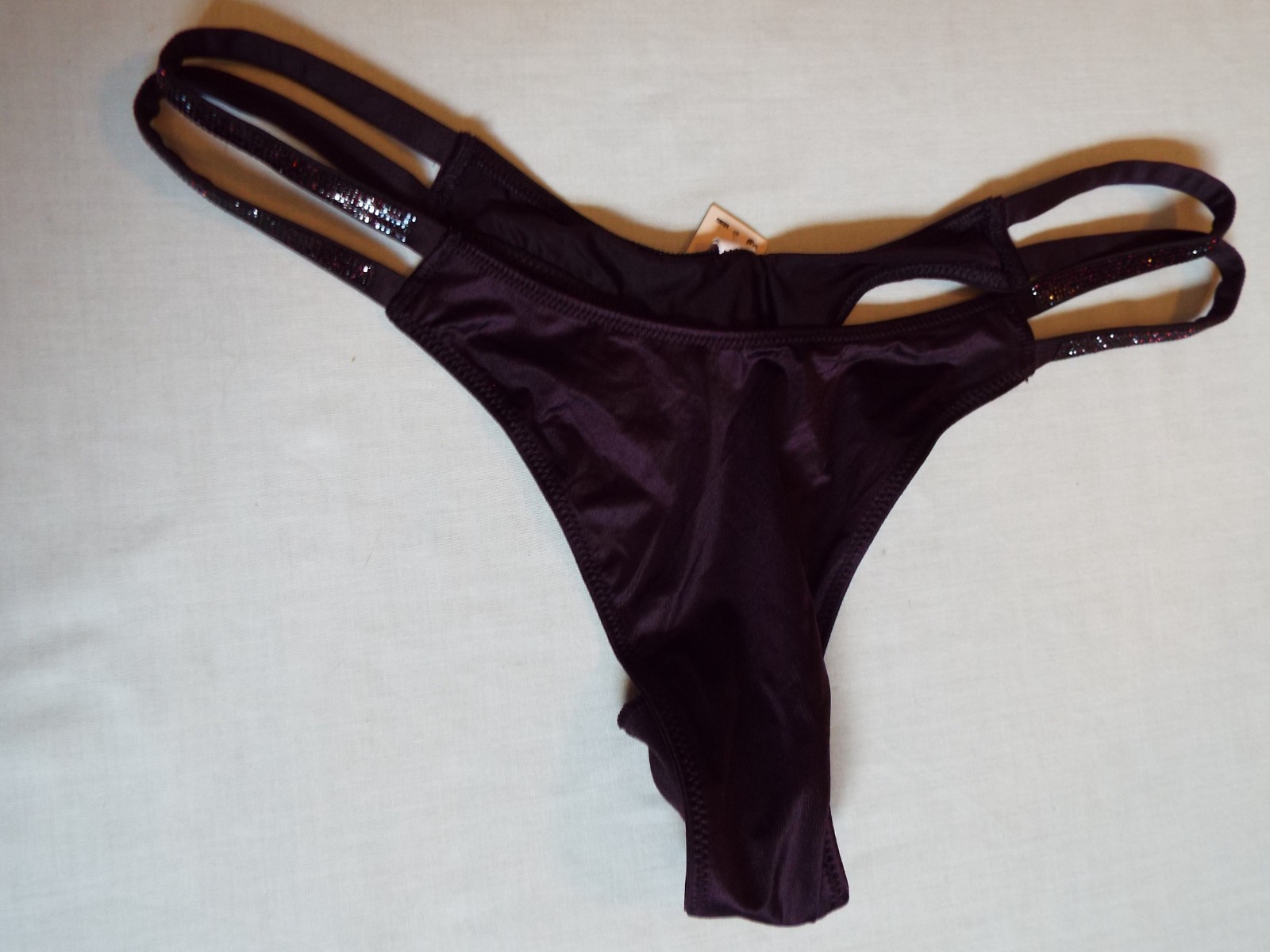 NWT Victoria’s Secret Double Shine Strap Smooth Thong Panty M Winter Wine