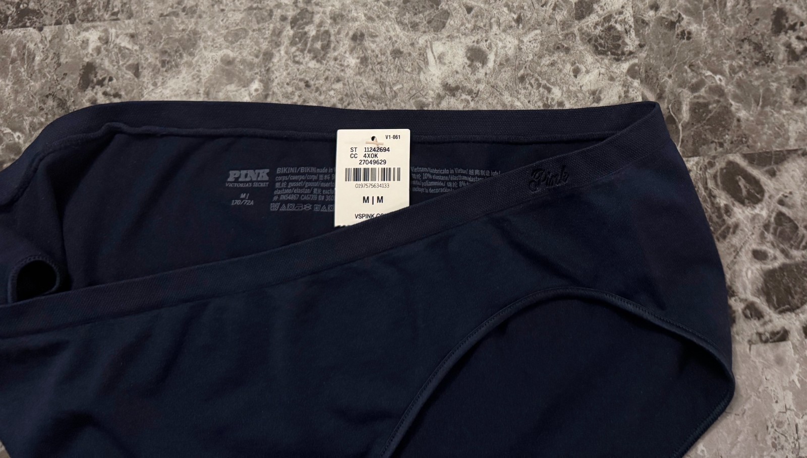 NWT VICTORIA’S SECRET PINK MEDIUM NAVY BLUE LOGO STRETCH SEAMLESS BIKINI PANTIES
