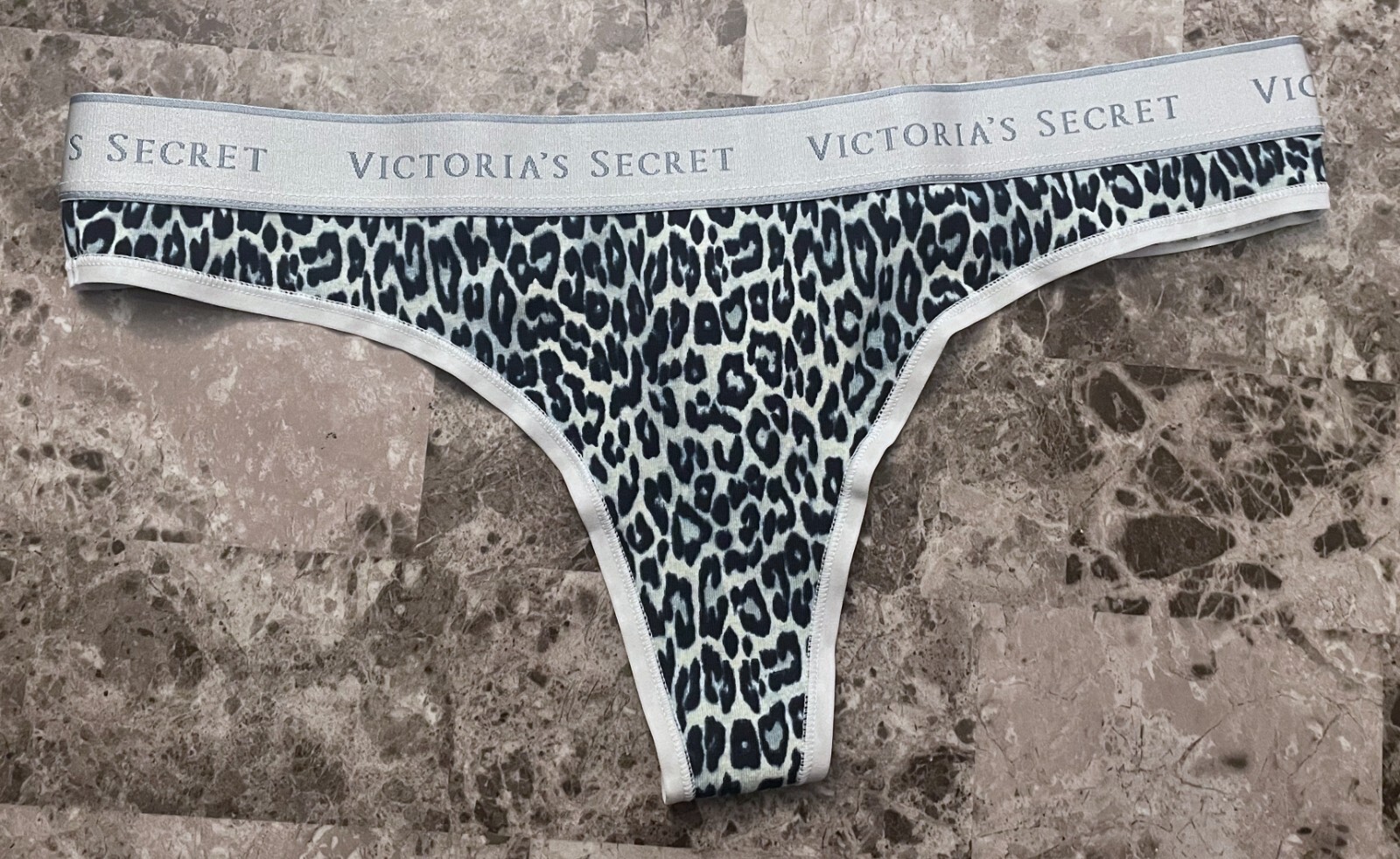 NWT VICTORIA’S SECRET BLUE LEOPARD CHEETAH THICK LOGO WAISTBAND THONG PANTIES