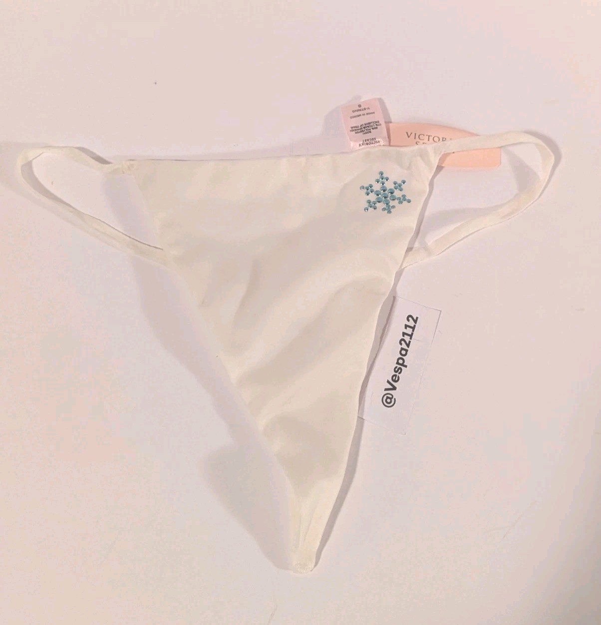Vintage Victoria’s Secret V String White Snowflake Y2K G String Size S NWT 2007