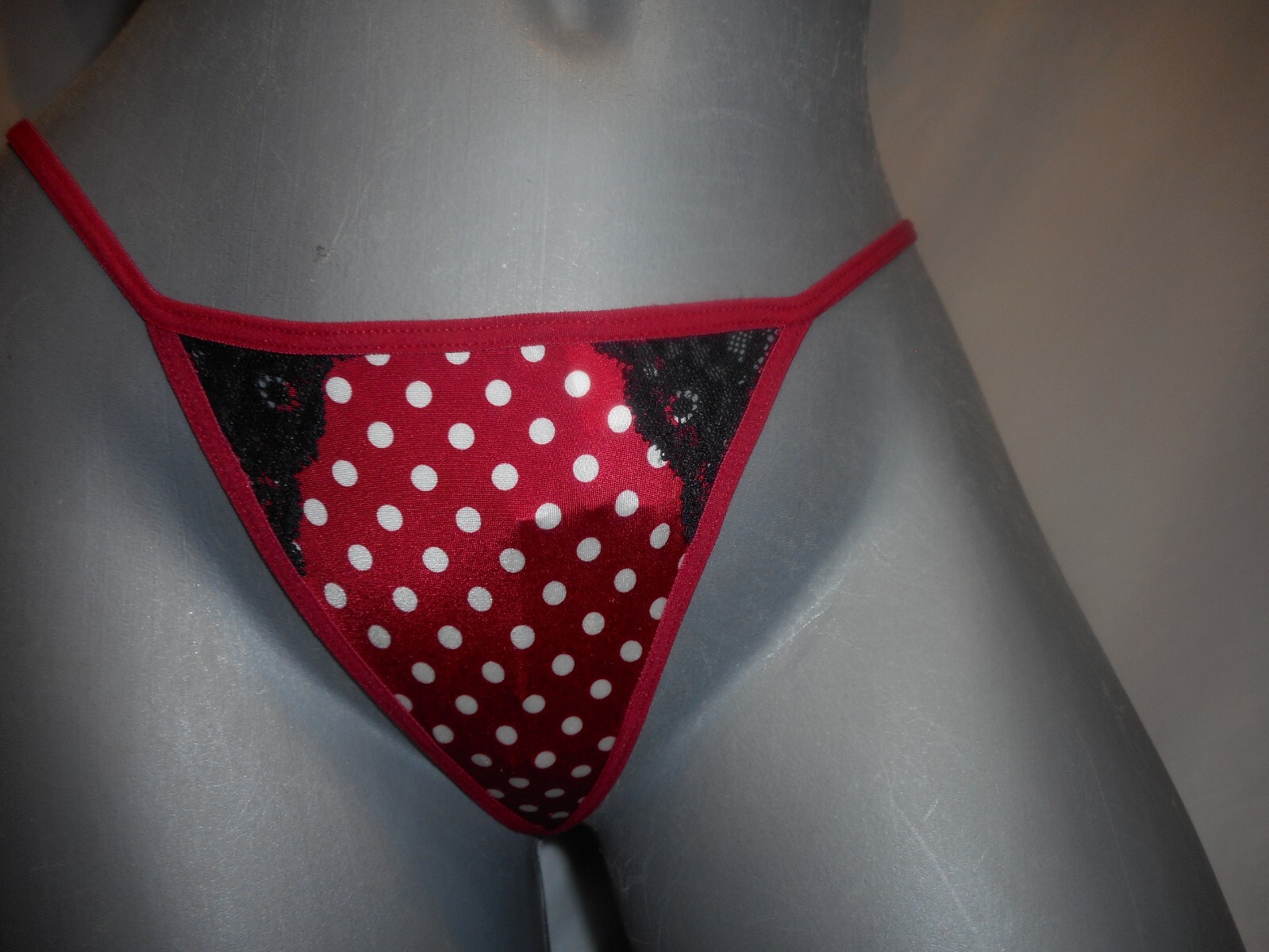 Frederick’s Of Hollywood Women’s Red Multicolor G String PANTY Size LARGE