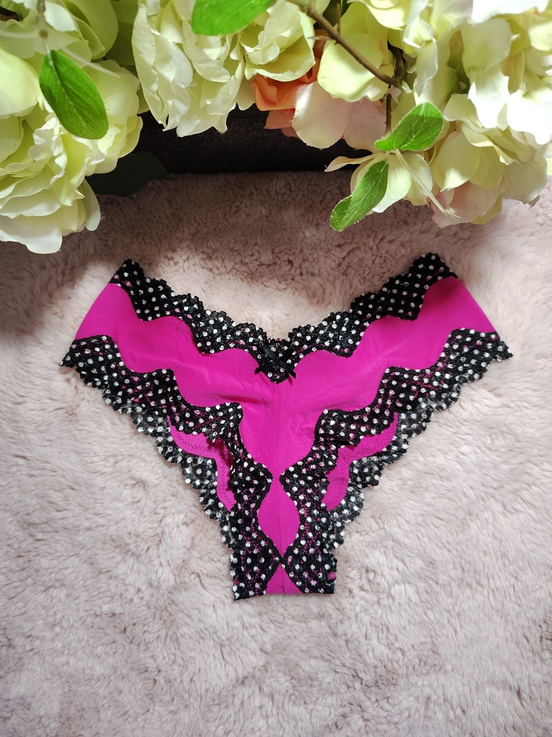 Victoria’s Secret Sexy Little Things Polkadot Lace Cheeky Medium