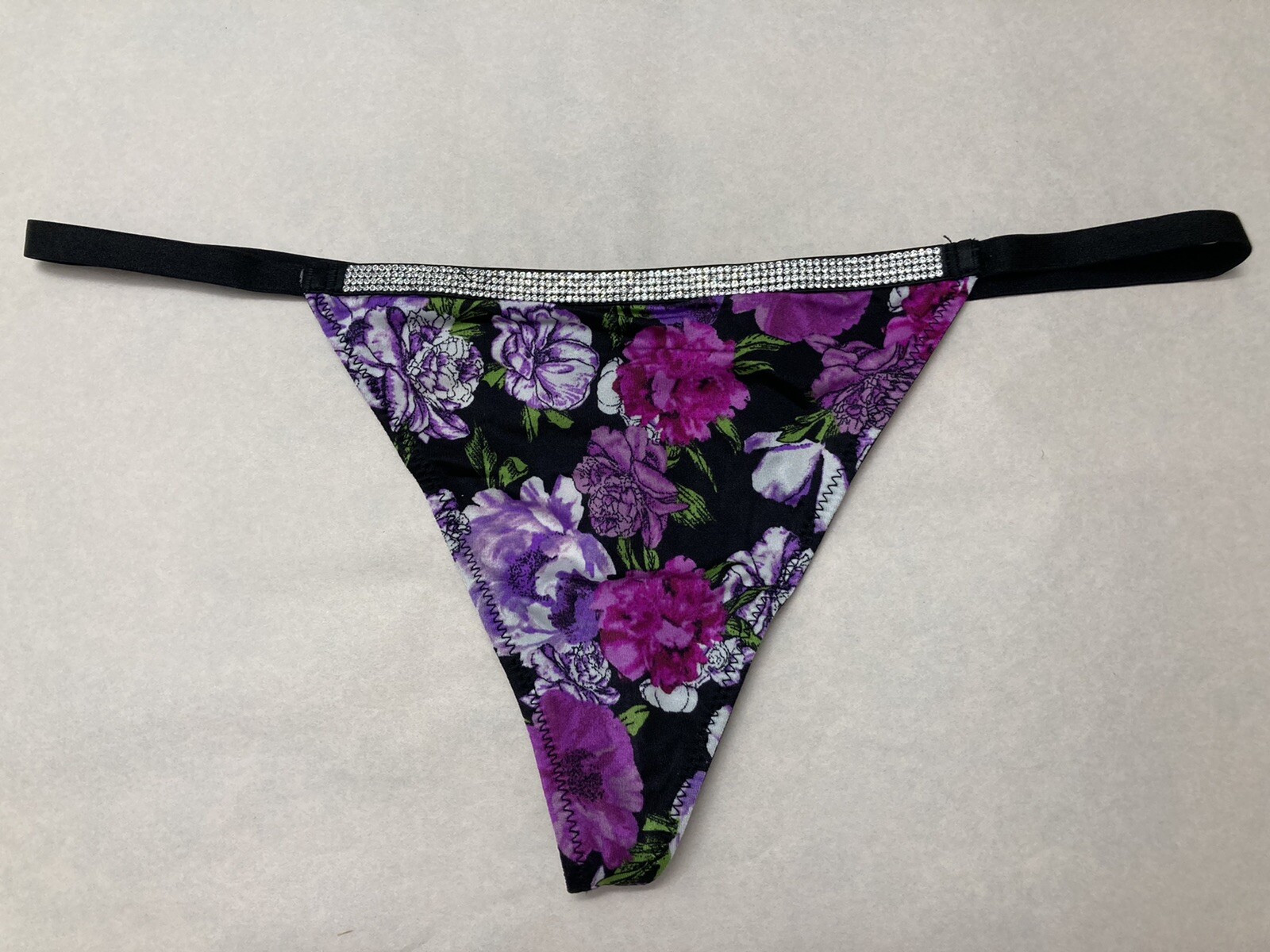 NWT VICTORIA SECRET FLORAL PRINT RHINESTONE DETAIL LOW RISE V-STRING M MEDIUM