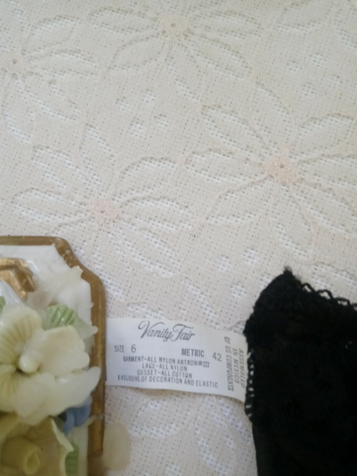 Vanity Fair Hi-cut Ladies Panties Black 100% Nylon Antron lll Size 6.