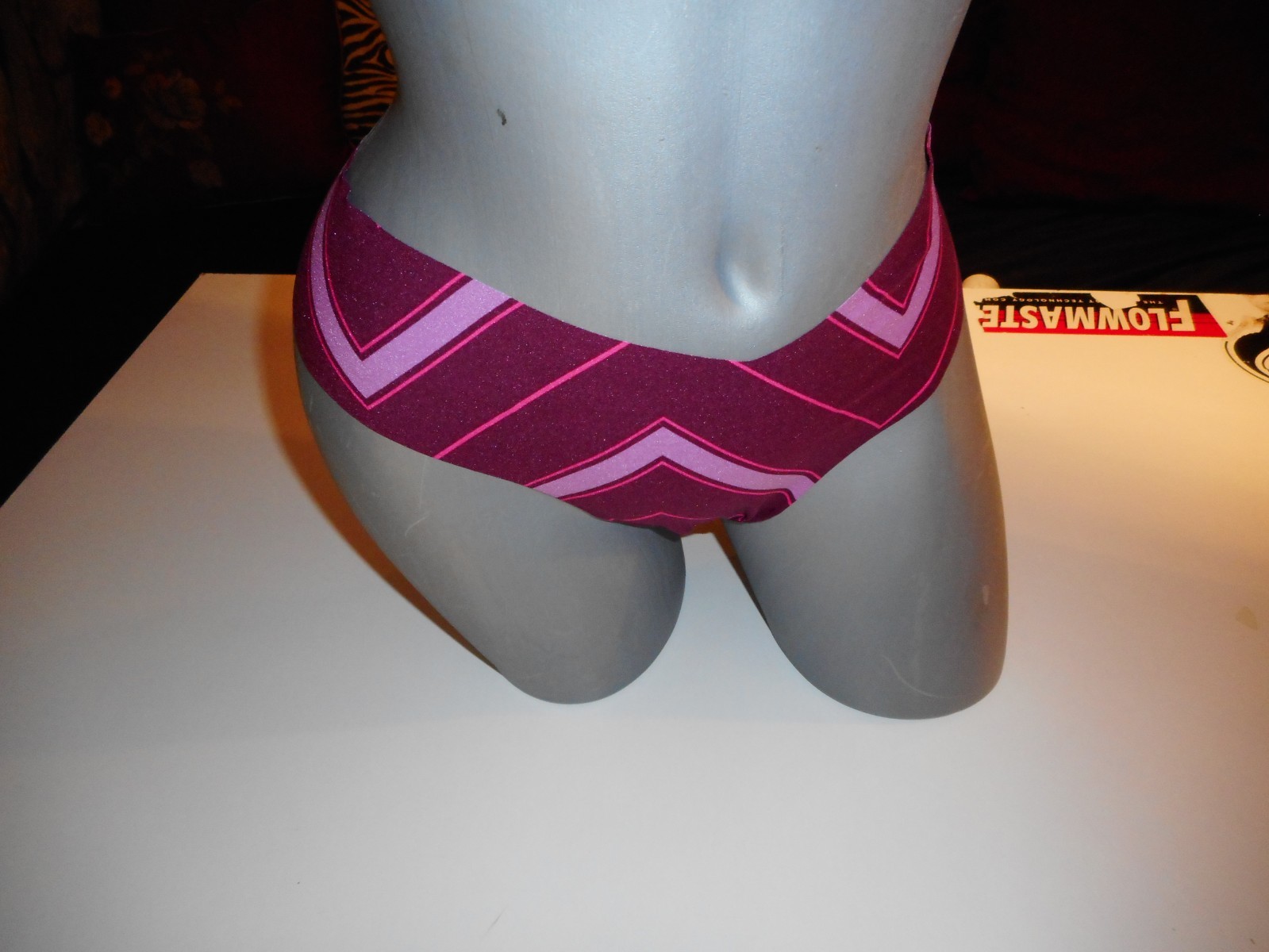 VICTORIA’S SECRET BURGANDY MULTI COLOR THONG STRING PANTY LARGE