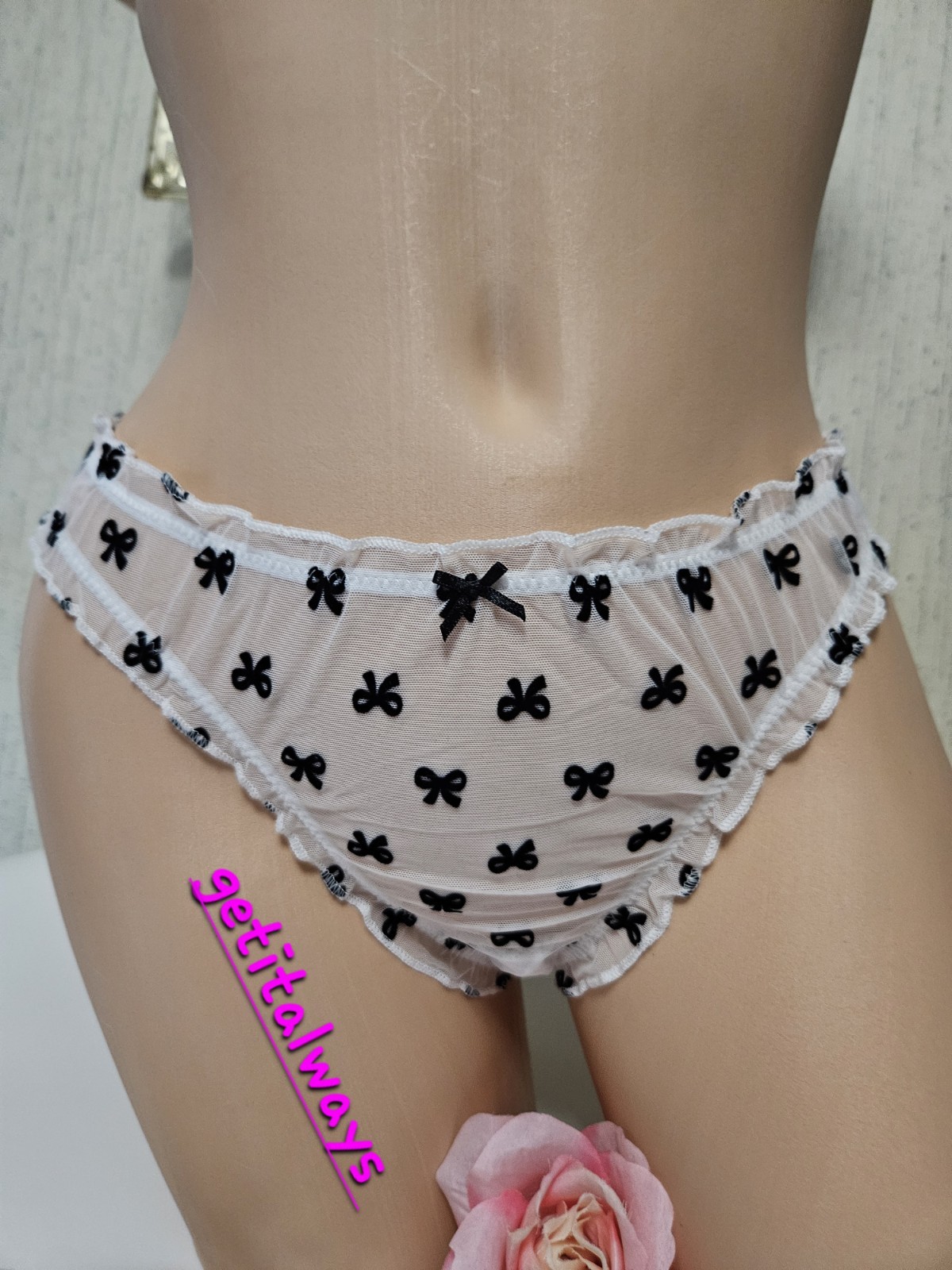 Victoria Secret DREAM ANGELS Keyhole Velvety Bows Ruffle Mesh Thong Panty