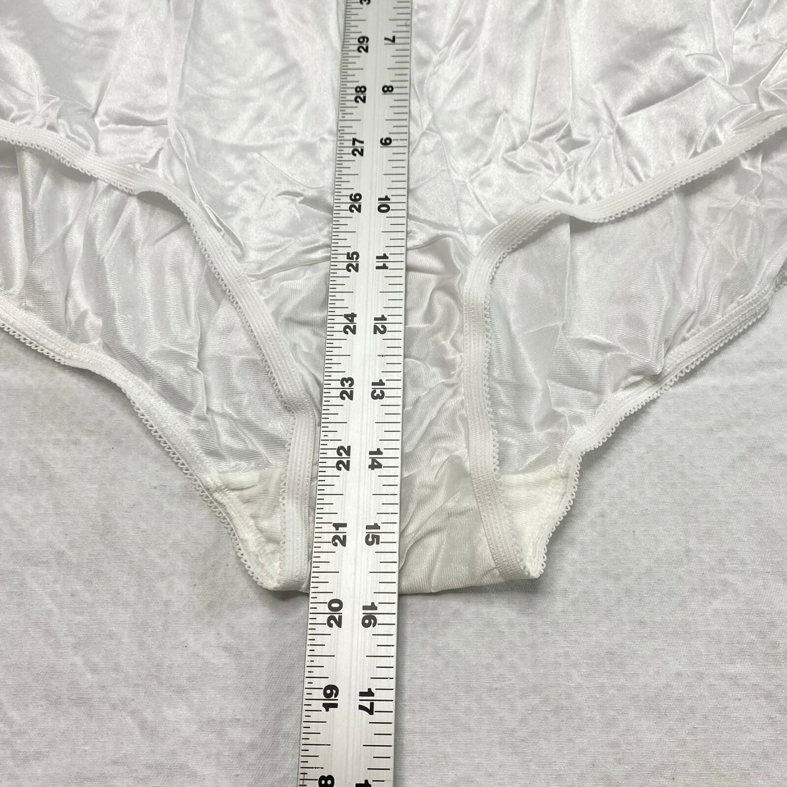 Vanity Fair Panties Brief sz 4XL Shiny White Lightweight Stretch Plus NEW LK29