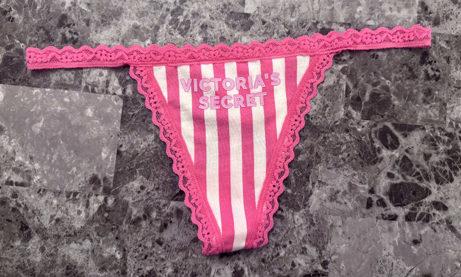 NWOT VICTORIA’S SECRET PINK STRIPE LOGO LACE STRETCH V STRING THONG PANTIES