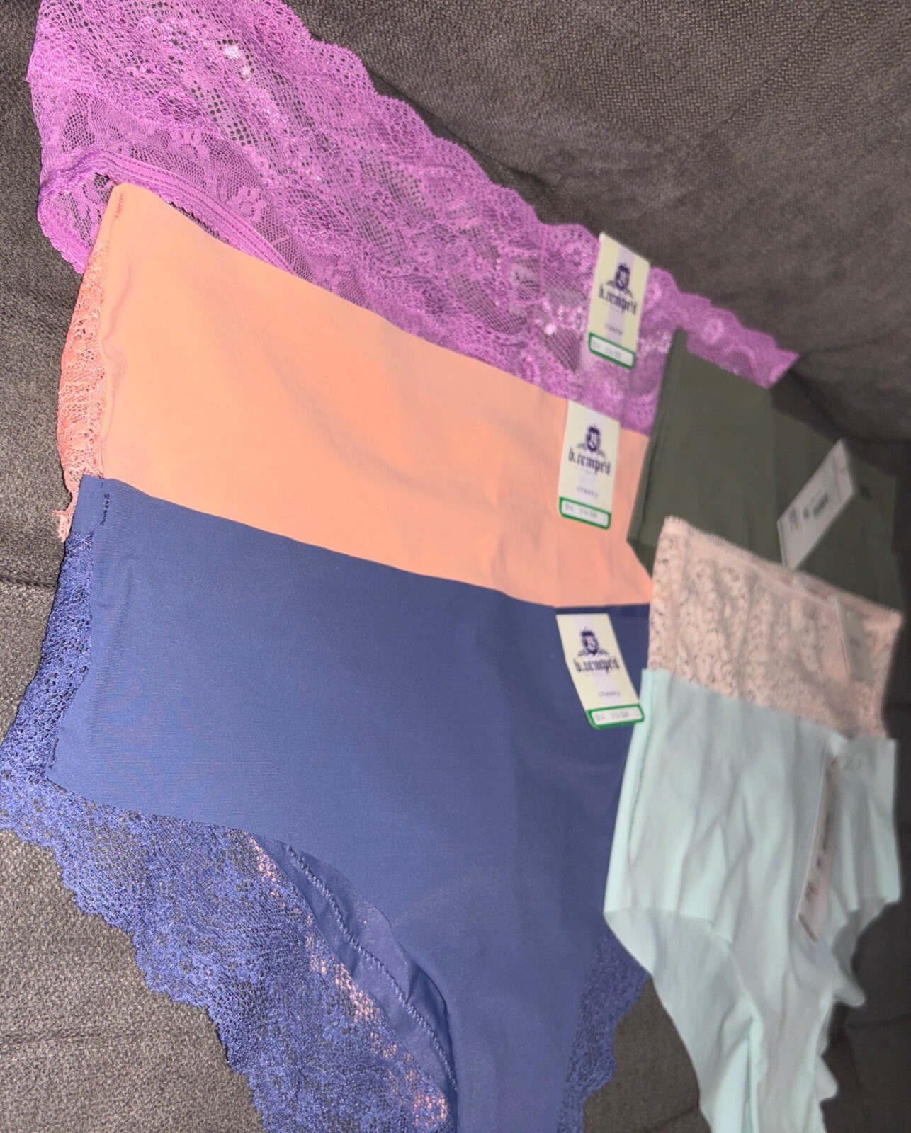 DKNY & b.’tempt’d Mixed Lot Of 6-Pairs Lace & Litewear Cheeky/Hipster Panties