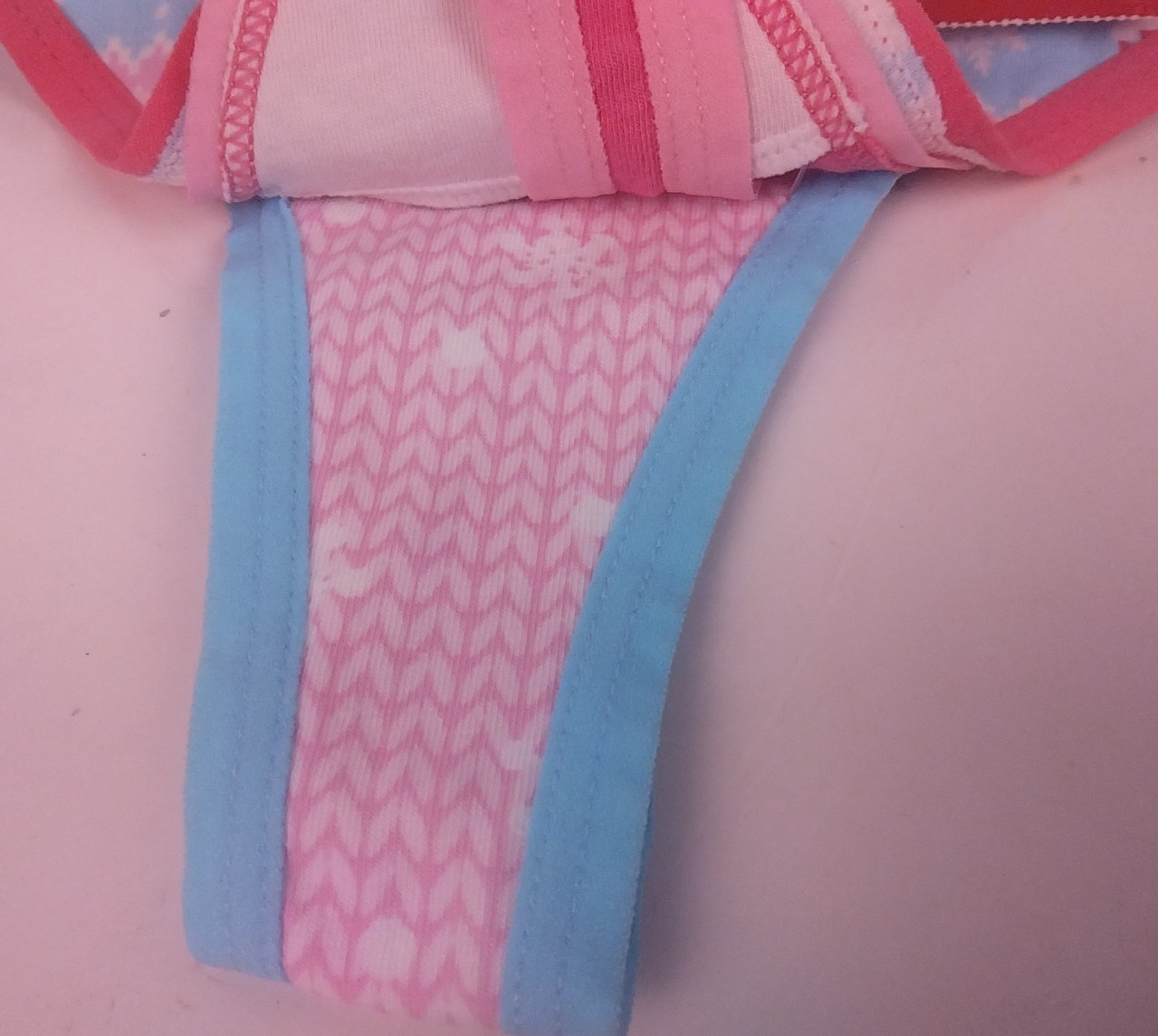 Holiday Time 3 Pack Ladies Christmas Thongs Size L(12-14) – New. (64)