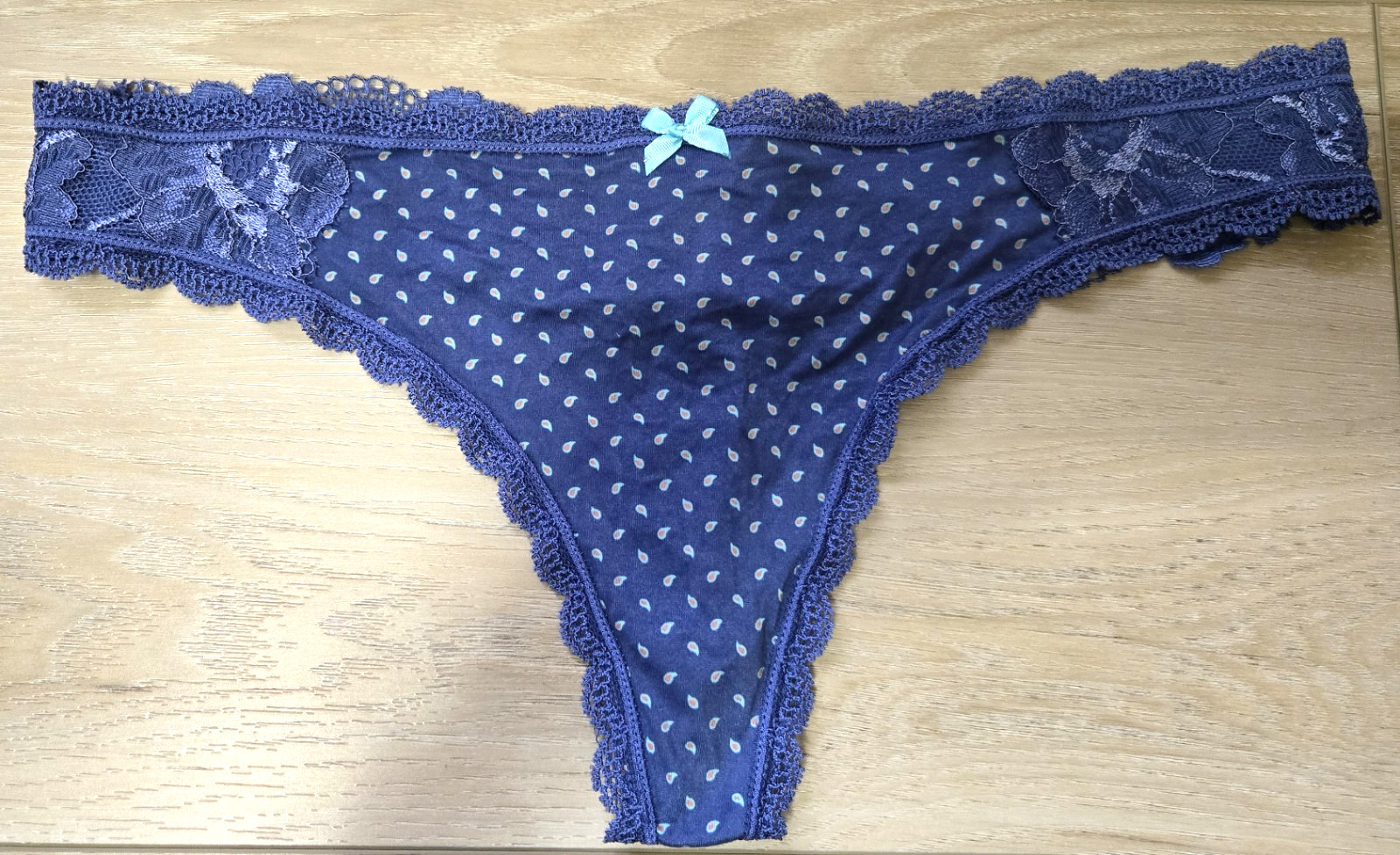 Vintage Victoria’s Secret Blue Silky Smooth Lace Trim Thong Tanga Panties Bow M