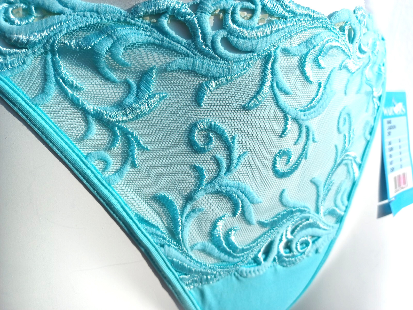 WARNERS Lingerie Beautiful Floral Lace Thong String in Lagoon Teal Shade Size S