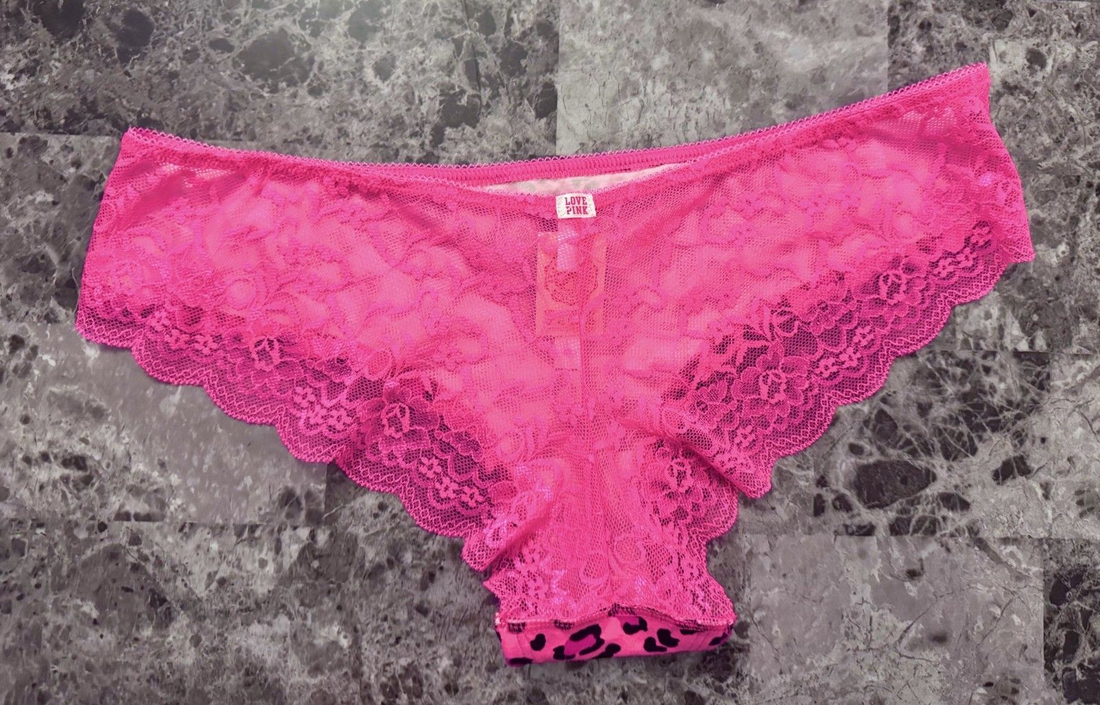 NWT VICTORIA’S SECRET PINK M LEOPARD LACE VINTAGE RARE CHEEKY HIPSTER PANTIES