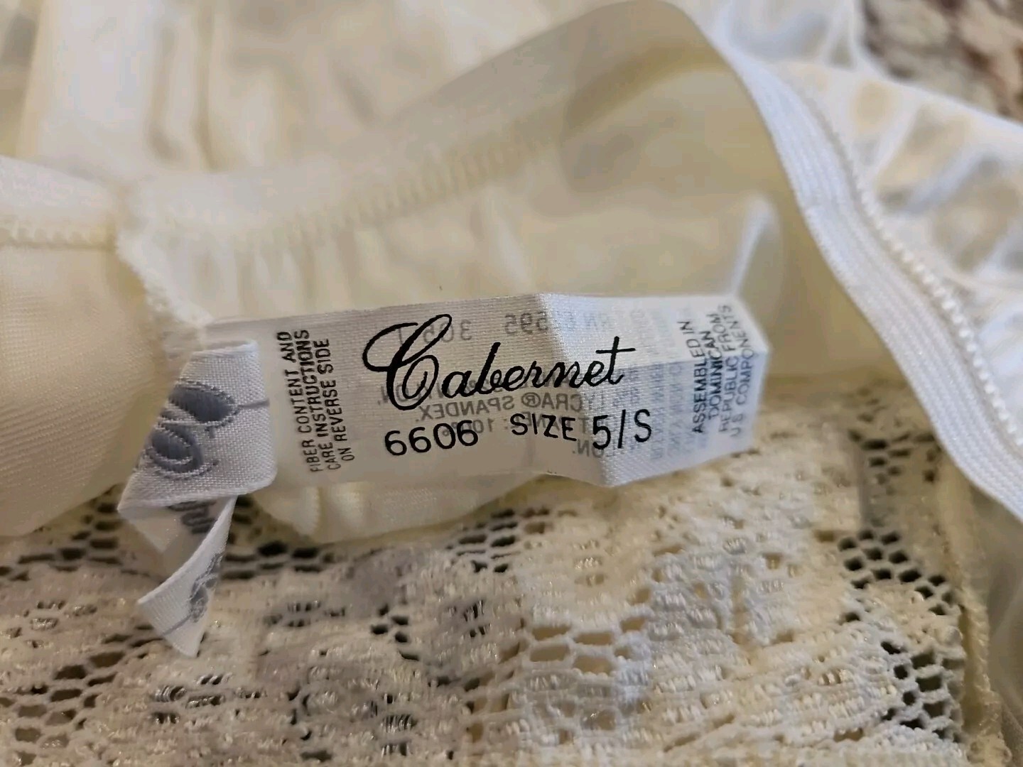 Vintage Cabernet Lilyette Shiny Satin & Lace White High Cut Panties Size Small 5