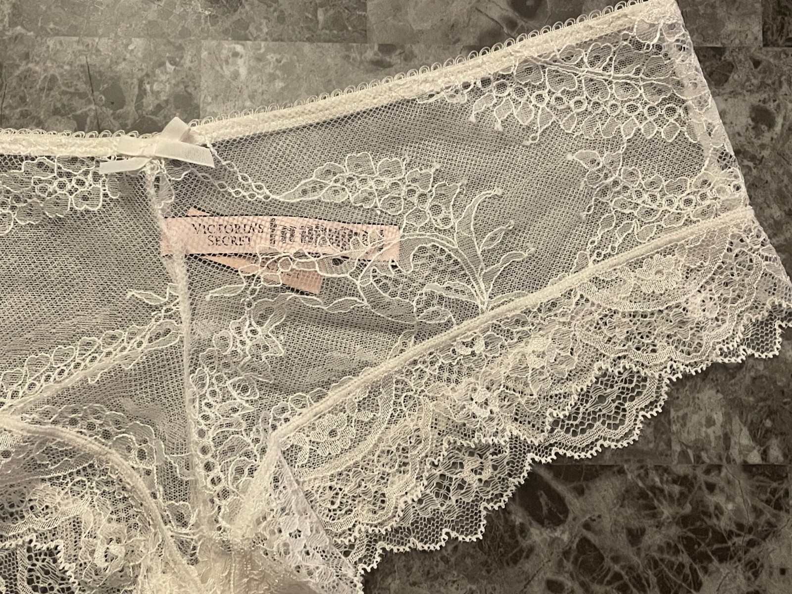 NWT VICTORIA’S SECRET DREAM ANGELS XL WHITE FLORAL LACE MESH RARE CHEEKY PANTIES