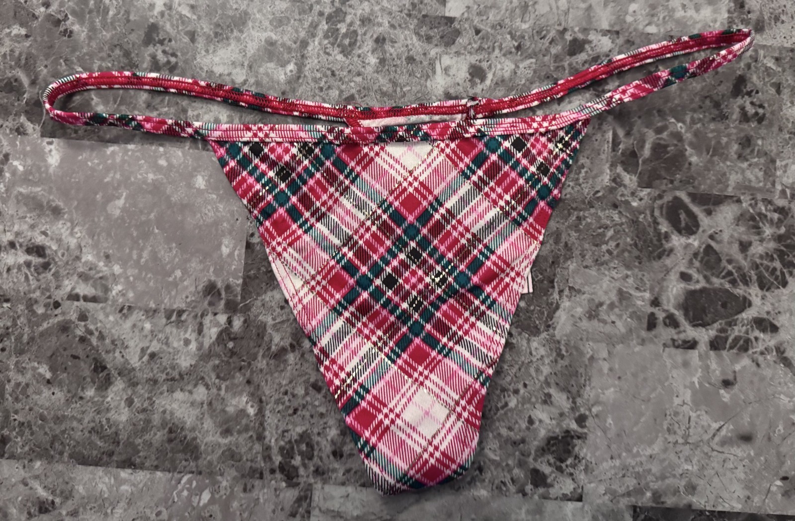 NWT NWD DEFECT VICTORIA’S SECRET M RED GREEN WHITE PINK PLAID V STRING PANTIES