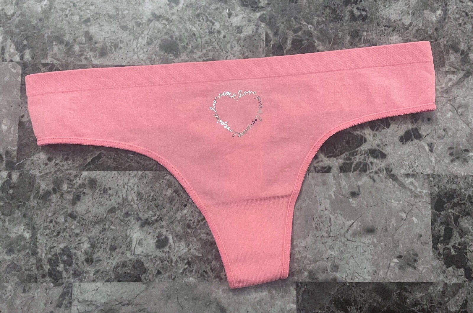 NWT VICTORIA’S SECRET PINK SILVER LOVE PINK LOGO HEART SEAMLESS THONG PANTIES