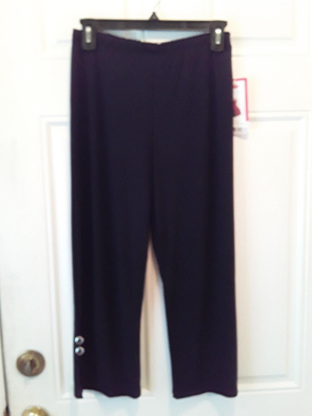 Gitane Women’s size S Black stretch Capri’s embellished NWT made in Can co1488
