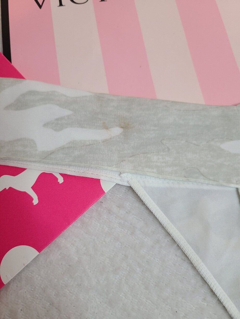 Retired VS PINK Smooth No-show Nylon Yoga Thong Panty Size M Light Camo