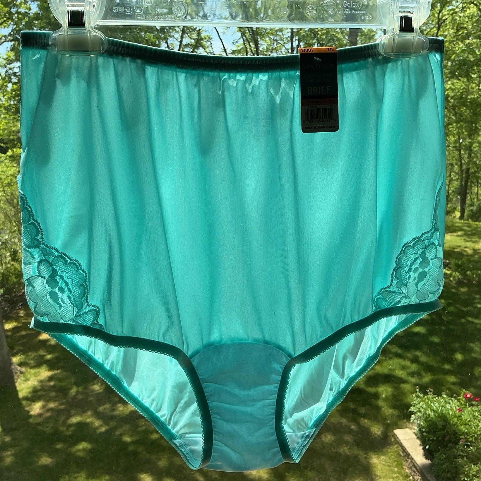 Woman’s Vanity Fair Perfectly Yours Lace Nouveau Aruze Brief Panties NWT 7/L