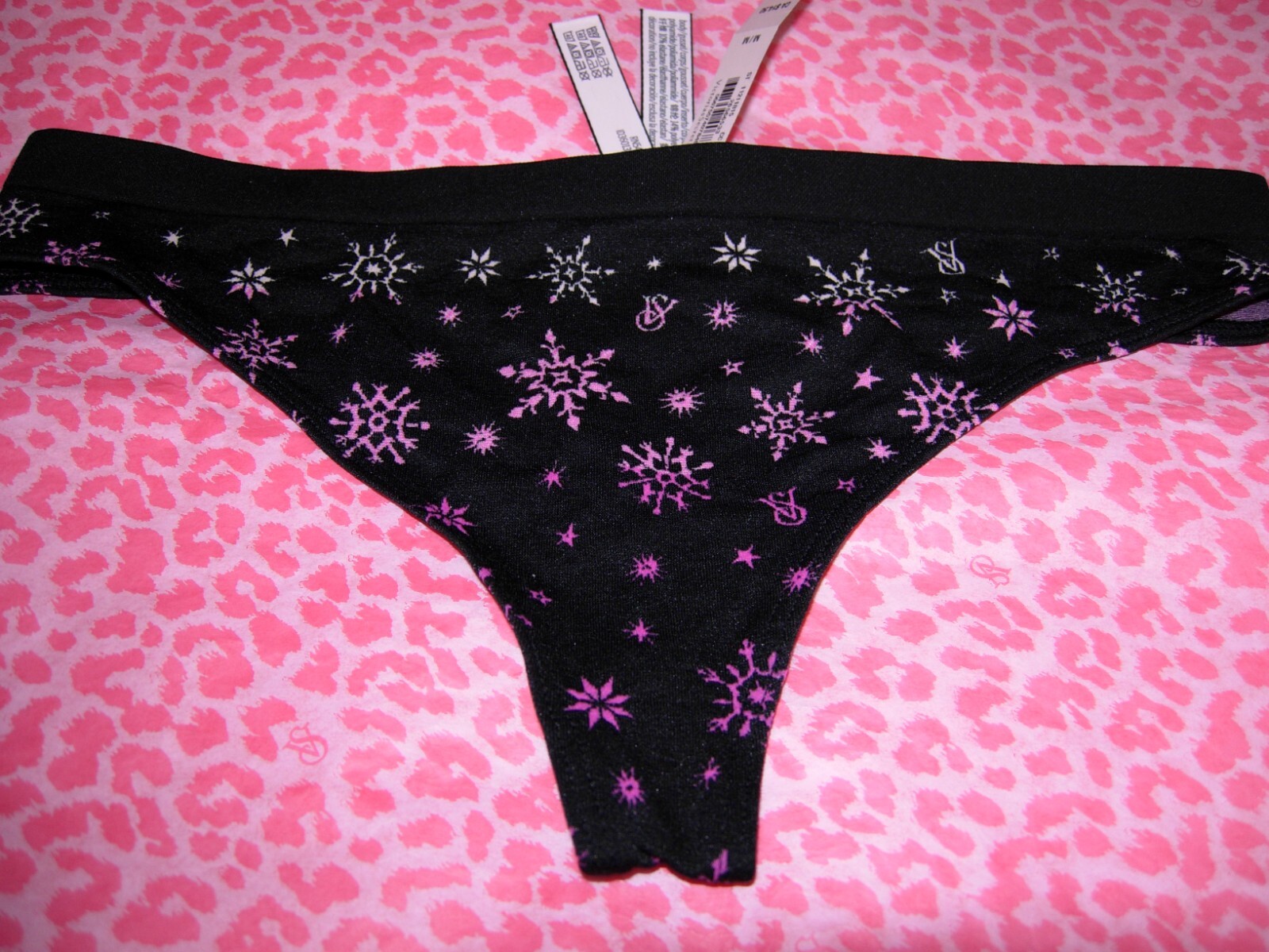 Victoria’s Secret Sexy Thong Seamless Black Ombré Snowflake Pantie Stretchy NWT