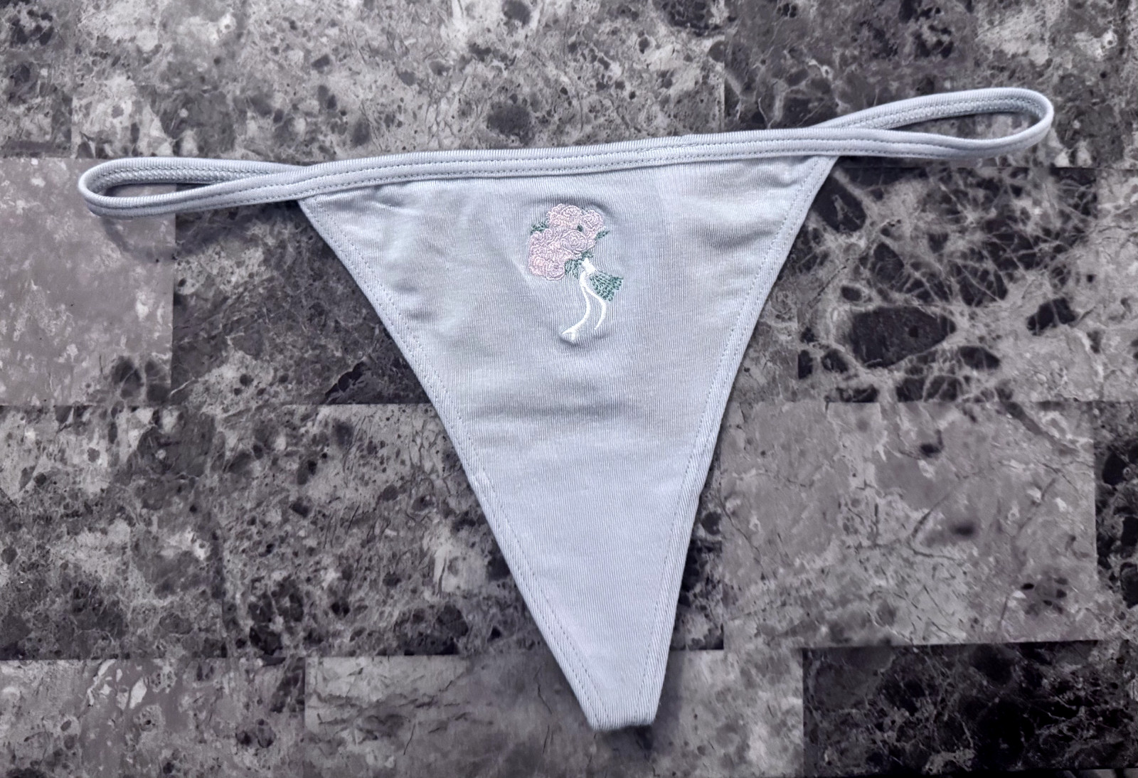 NWOT VICTORIA’S SECRET BLUE PINK ROSE FLORAL BOUQUET V STRING THONG PANTIES