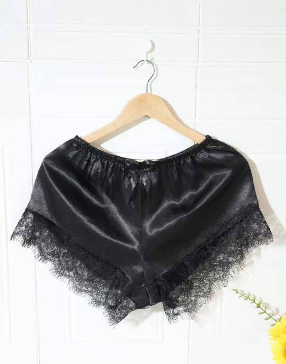 Silky feel black satin black lace trim 4 piece lingerie set size 8 (S)