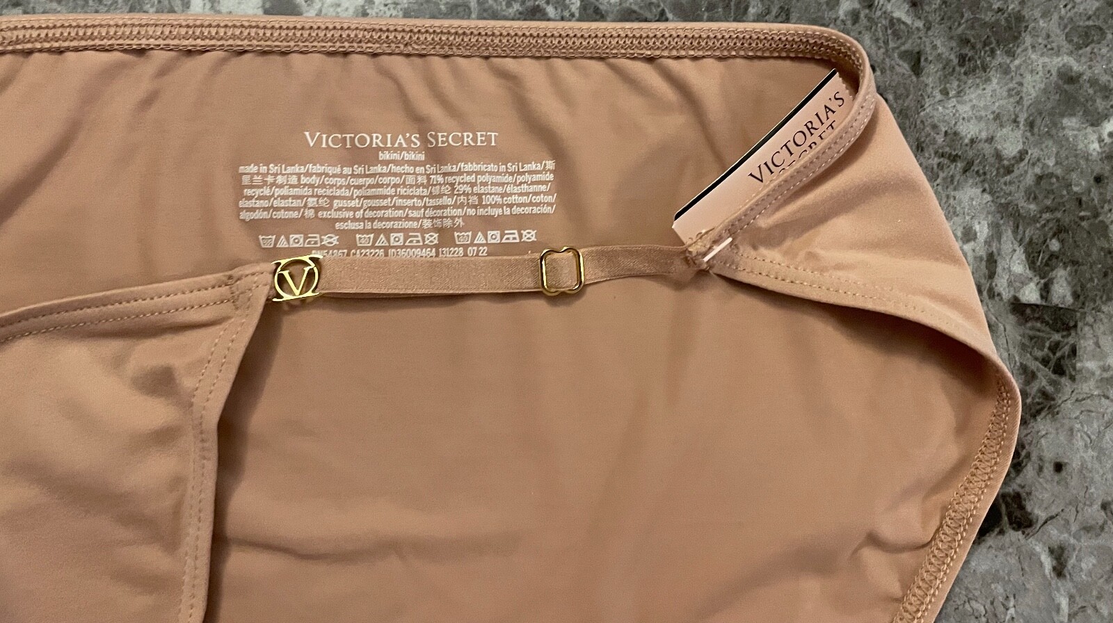 NWT VICTORIA’S SECRET BEIGE SMOOTH GOLD ADJUSTABLE STRAP STRING BIKINI PANTIES