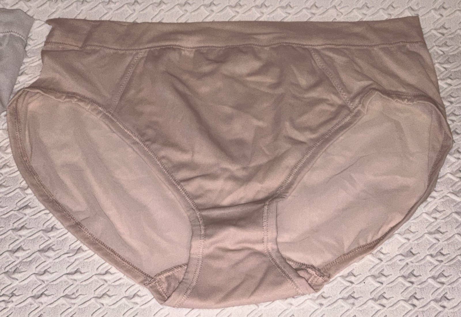 BALI One Smooth U Second Skin White Nude Sandshell Hi Cut Panty Womens S 5 2XL 9
