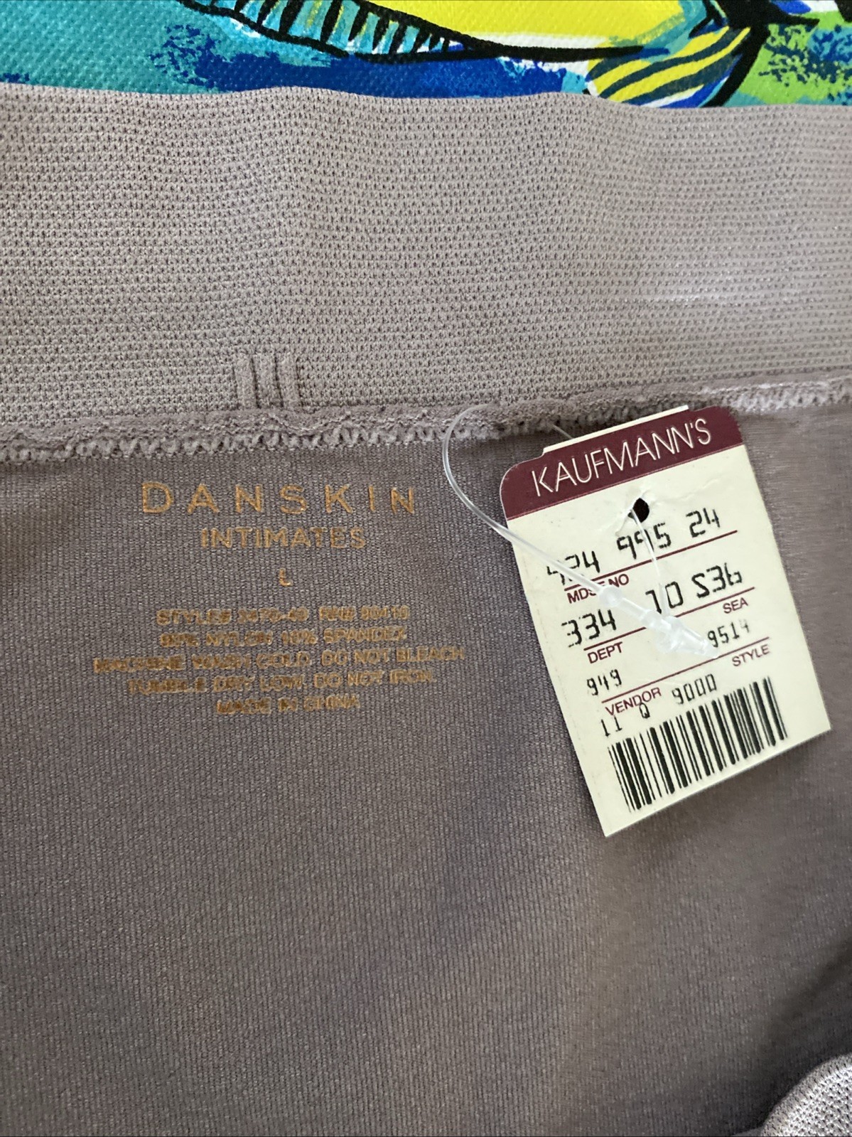 DANSKIN NWT Women’s L Light Gray Panties Seamless Tagless Boy Shorts/Panty