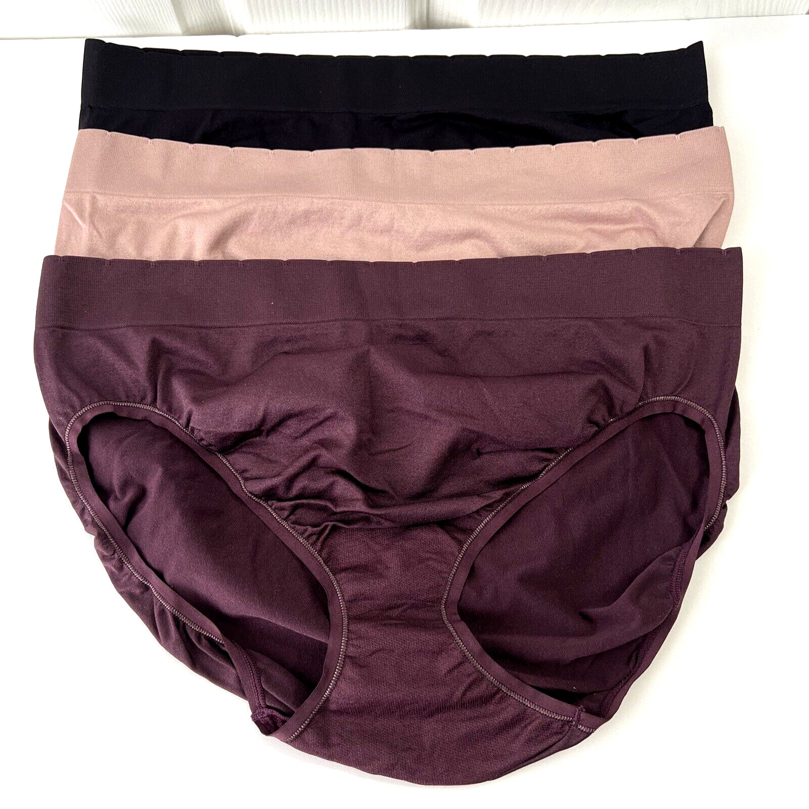 Vanity Fair 3 Pack No Pinch No Show Seamless Hi-Cut Panties 6 Multi-Color