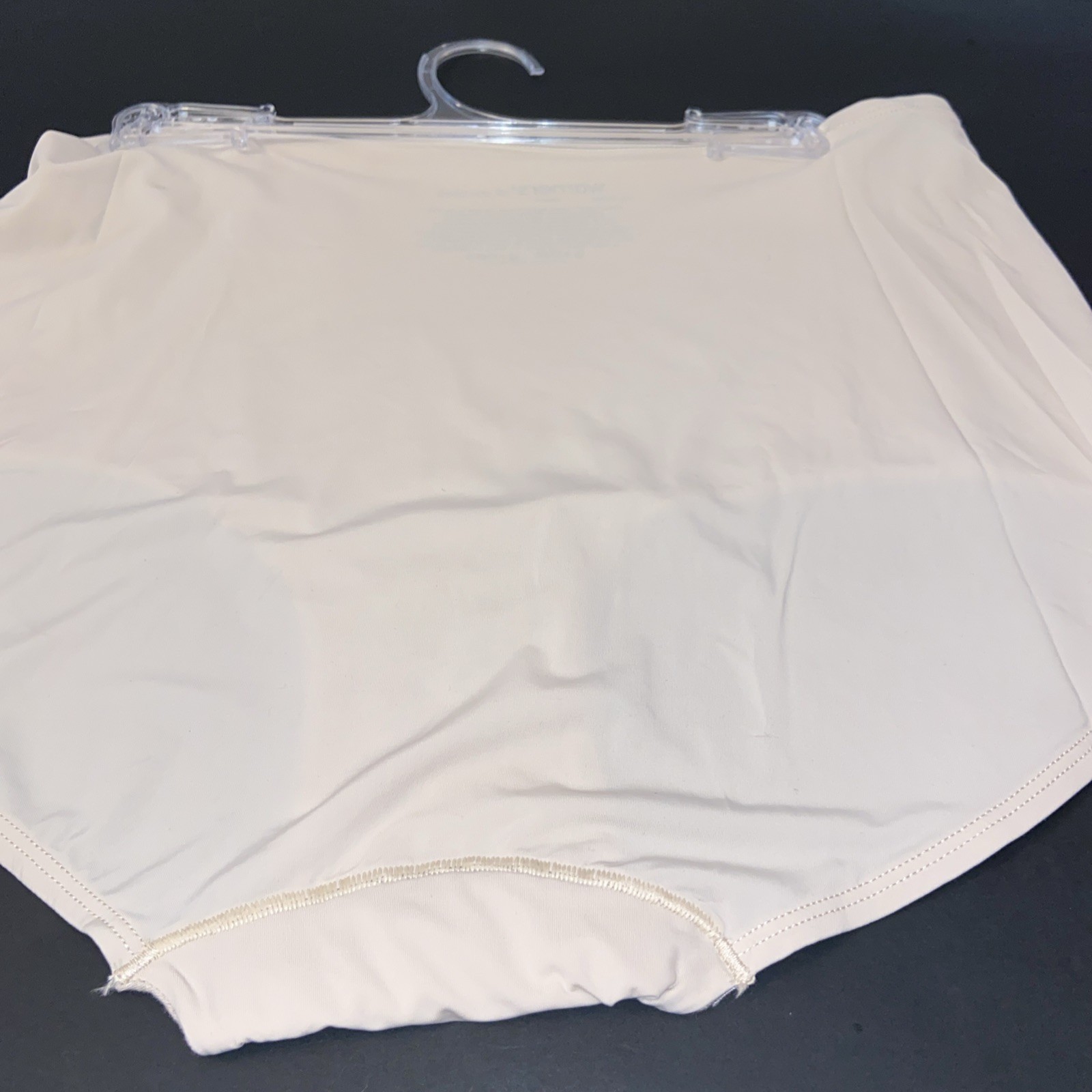 WARNERS NUDE SMOOTH IT OVER BRIEF PANTIES / Extra Large / 8