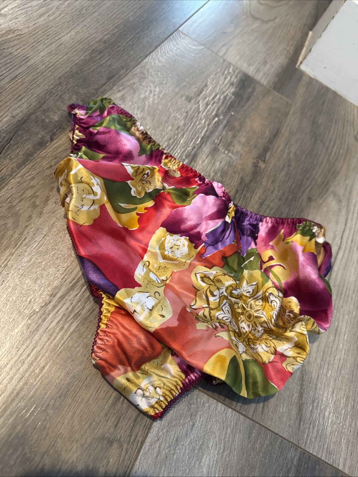 Vintage 90s Victoria’s Secret 100% Silk Floral Panty Red, pink, yellow M/6 UW#7