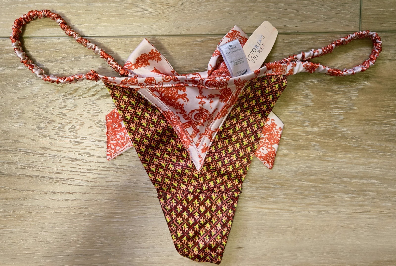 NWT Rare Vintage Victoria’s Secret Multi Silky Satin V-String Bow Panties M